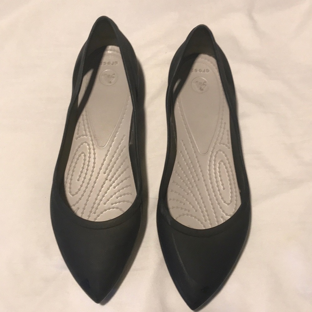 Croc flats